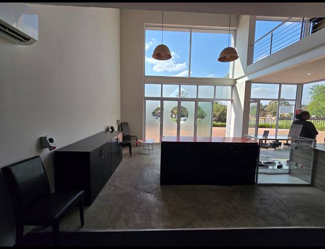 1,300M² OFFICE FOR SALE IN ILLIONDALE